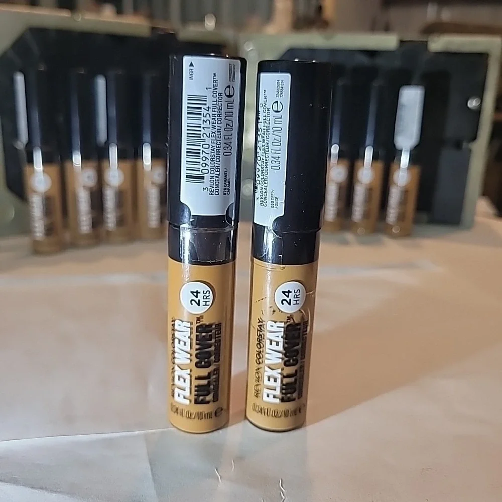 2 x Revlon ColorStay Flex Wear Full Cover Concealer 060 DEEP Fonce + 076 CARAMEL